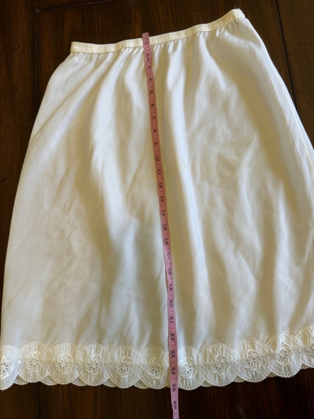 Vintage Skirt Slip Ivory Eyelet Embroidery Hem Side Slit Knee Length Size M/L - Picture 6 of 7